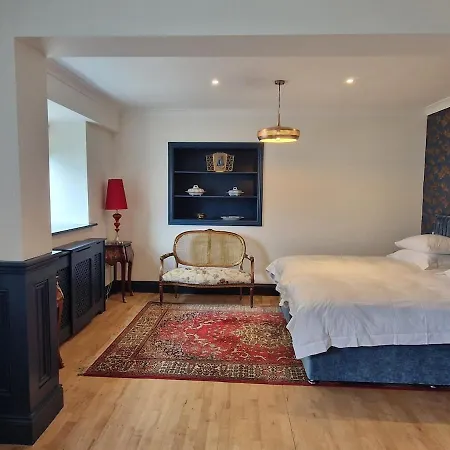 South Dublin Apartment -Sea Front -Dun-Laoghaire 아파트 Feevaghmore