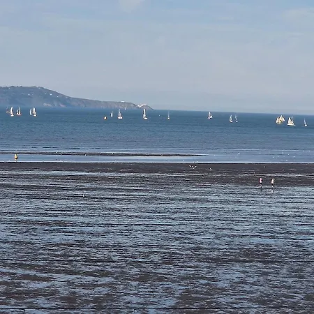 South Dublin Apartment -Sea Front -Dun-Laoghaire